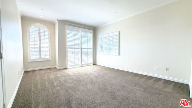 956 S Wilton Place 401, Los Angeles, CA 90019