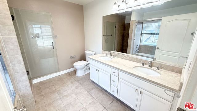 956 S Wilton Place 401, Los Angeles, CA 90019