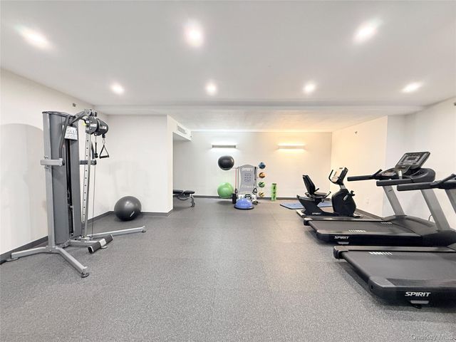 15353 77th Avenue 3C, Flushing, NY 11367