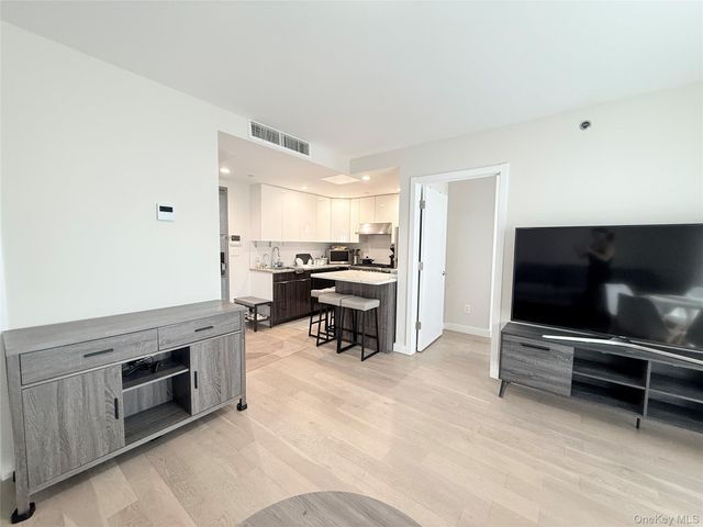 15353 77th Avenue 3C, Flushing, NY 11367