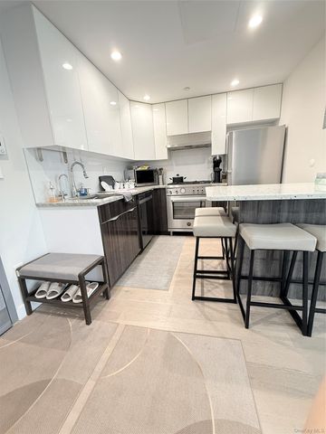 15353 77th Avenue 3C, Flushing, NY 11367