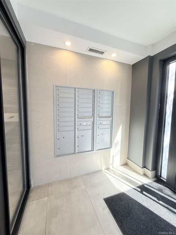 15353 77th Avenue 3C, Flushing, NY 11367 — photo 3