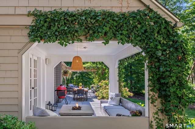 20 Strawberry Ridge Road, Ridgefield, CT 06877