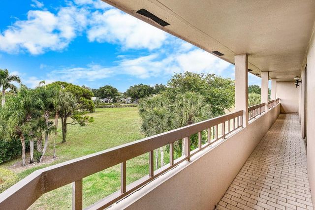 4702 Fountains Drive 408, Lake Worth, FL 33467