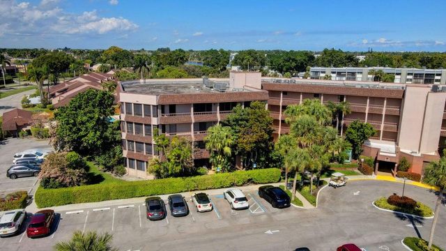 4702 Fountains Drive 408, Lake Worth, FL 33467