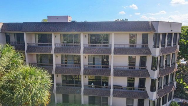 4702 Fountains Drive 408, Lake Worth, FL 33467