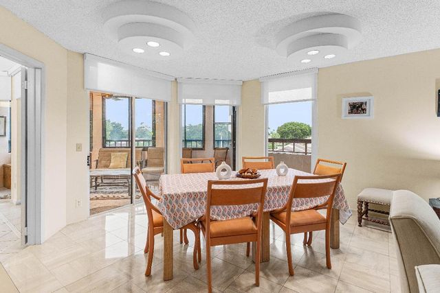 4702 Fountains Drive 408, Lake Worth, FL 33467