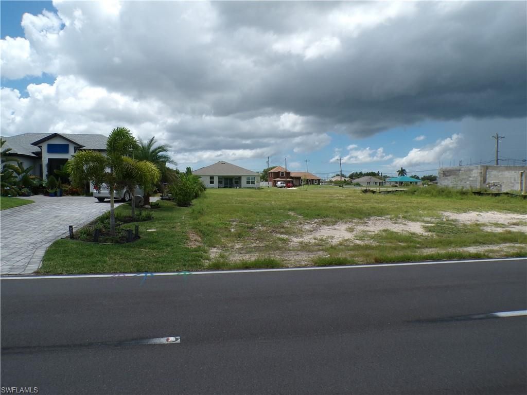 420 Diplomat PKWY E, CAPE CORAL, FL 33909 — photo 2