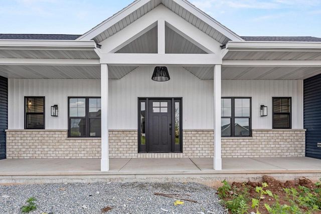 N1282 MEADOW PARK DRIVE, Greenville, WI 54942