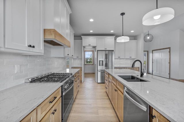 N1282 MEADOW PARK DRIVE, Greenville, WI 54942