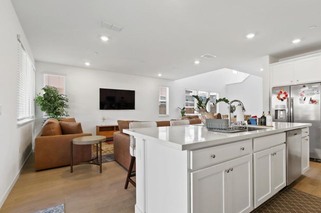 5254 Oceanside Dr, Sacramento, CA 95835