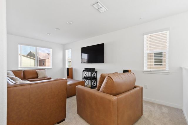 5254 Oceanside Dr, Sacramento, CA 95835