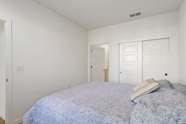5254 Oceanside Dr, Sacramento, CA 95835