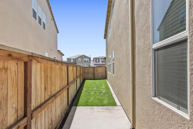 5254 Oceanside Dr, Sacramento, CA 95835