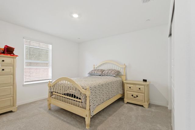 5254 Oceanside Dr, Sacramento, CA 95835