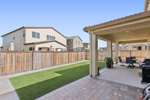 5254 Oceanside Dr, Sacramento, CA 95835