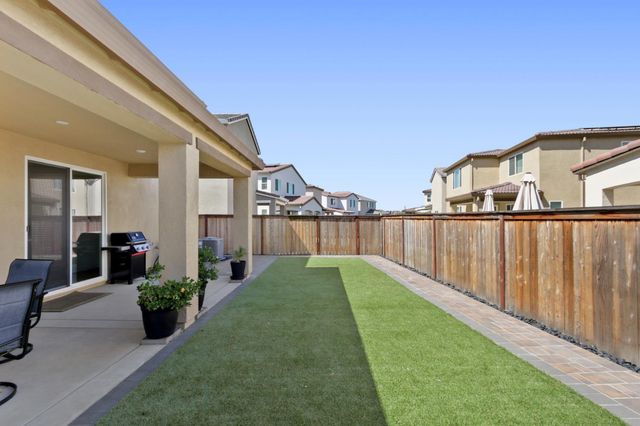 5254 Oceanside Dr, Sacramento, CA 95835