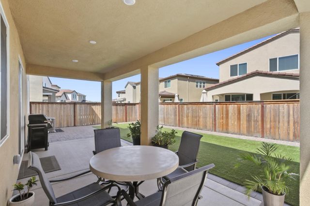5254 Oceanside Dr, Sacramento, CA 95835