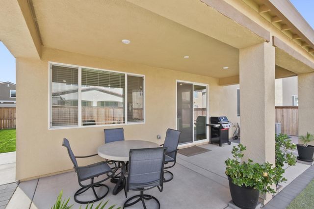 5254 Oceanside Dr, Sacramento, CA 95835