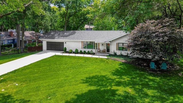 9101 Wenonga Road, Leawood, KS 66206