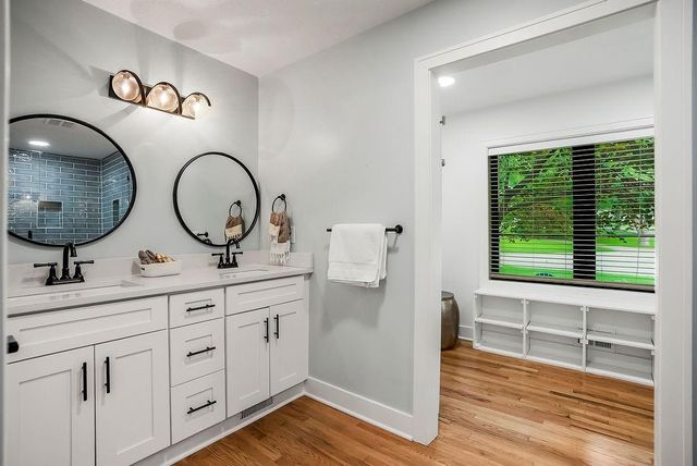 9101 Wenonga Road, Leawood, KS 66206