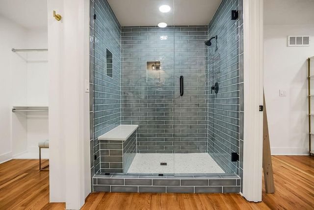 9101 Wenonga Road, Leawood, KS 66206