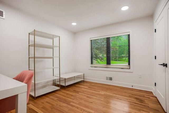 9101 Wenonga Road, Leawood, KS 66206