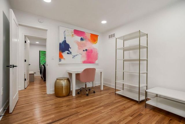 9101 Wenonga Road, Leawood, KS 66206