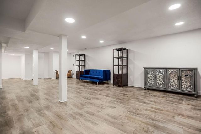 9101 Wenonga Road, Leawood, KS 66206