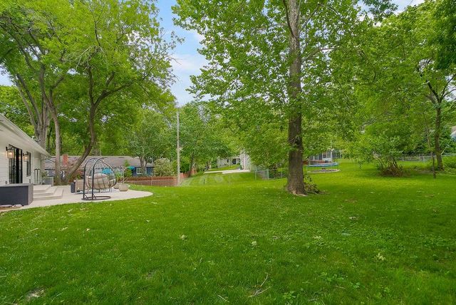9101 Wenonga Road, Leawood, KS 66206
