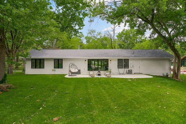 9101 Wenonga Road, Leawood, KS 66206