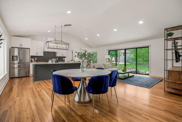 9101 Wenonga Road, Leawood, KS 66206