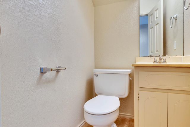 8806 Springmail CIR B, Austin, TX 78729