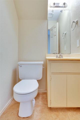 8806 Springmail CIR B, Austin, TX 78729