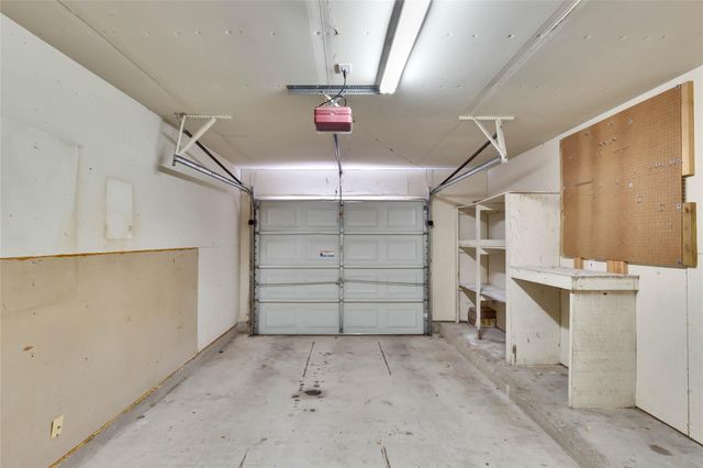 8806 Springmail CIR B, Austin, TX 78729