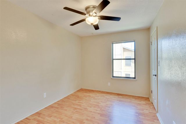 8806 Springmail CIR B, Austin, TX 78729