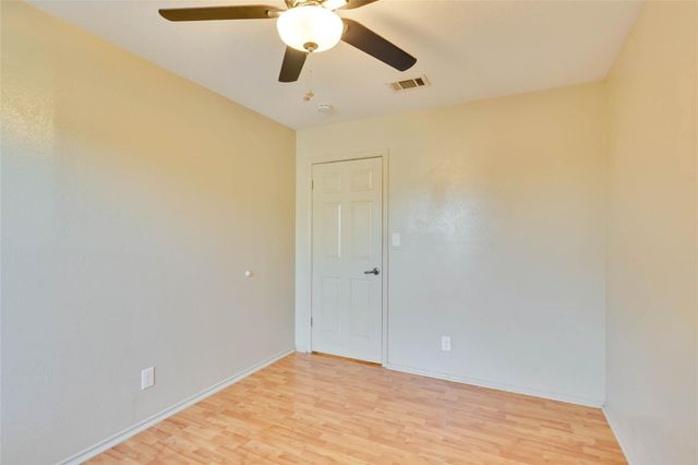 8806 Springmail CIR B, Austin, TX 78729