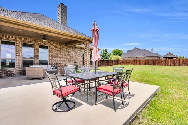 102 Willowbrook Drive, Waxahachie, TX 75165