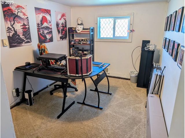 293 N EMPIRE Blvd, Coos Bay, OR 97420