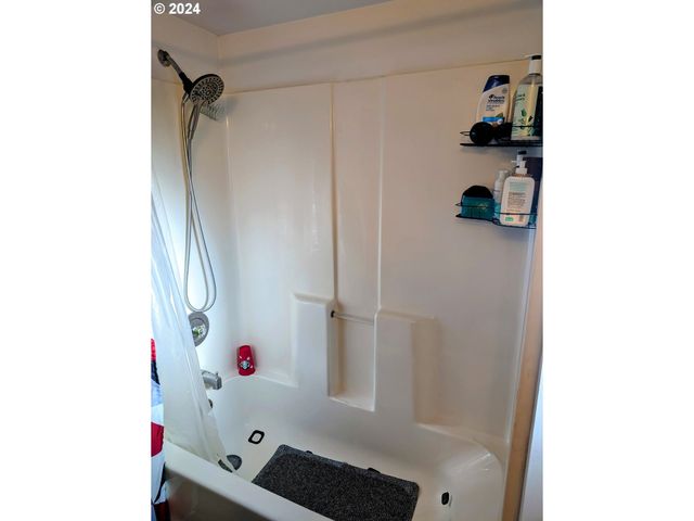 293 N EMPIRE Blvd, Coos Bay, OR 97420