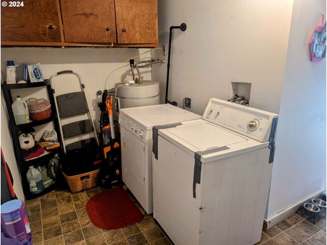 293 N EMPIRE Blvd, Coos Bay, OR 97420