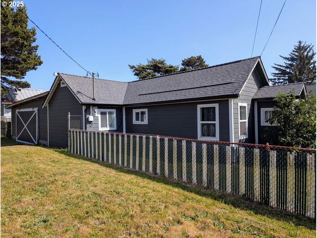 293 N EMPIRE Blvd, Coos Bay, OR 97420