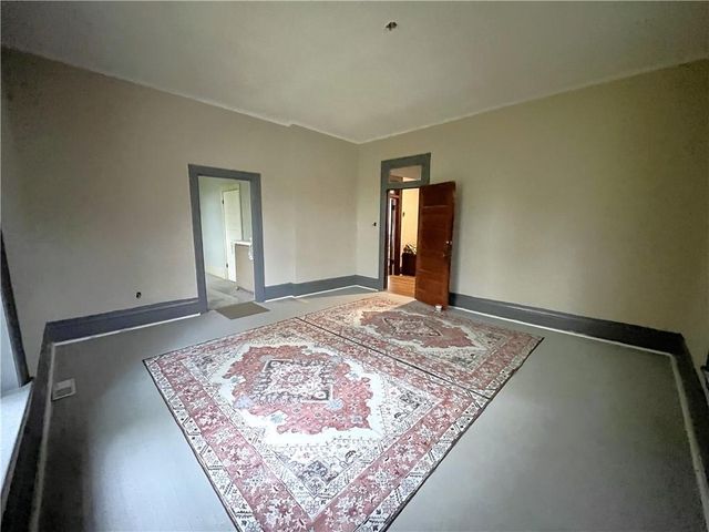 220 E Benton Street, Carrollton, MO 64633