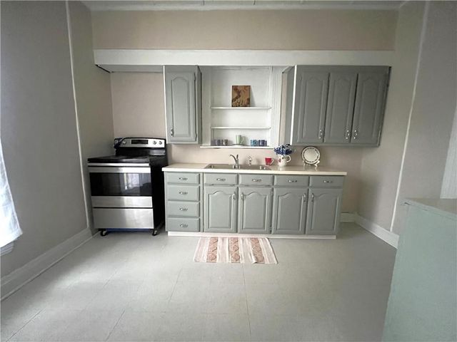 220 E Benton Street, Carrollton, MO 64633