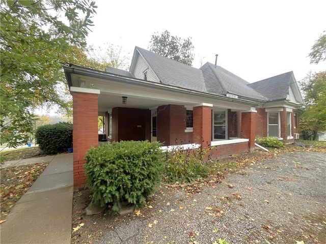 220 E Benton Street, Carrollton, MO 64633