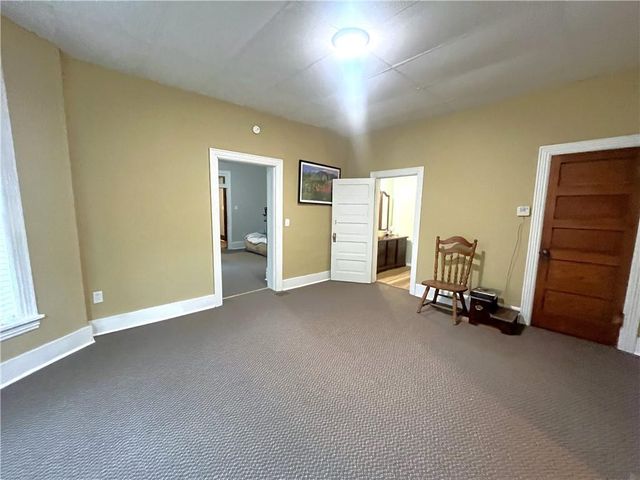 220 E Benton Street, Carrollton, MO 64633