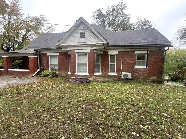 220 E Benton Street, Carrollton, MO 64633