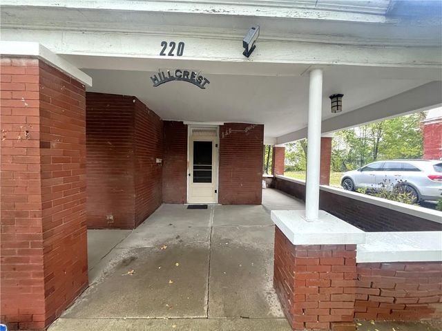 220 E Benton Street, Carrollton, MO 64633