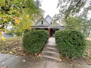 220 E Benton Street, Carrollton, MO 64633