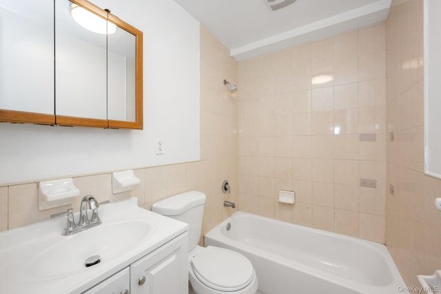 3313 Rombouts Avenue, Bronx, NY 10475